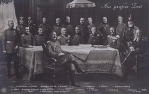 Německý císař Wilhelm II s vysokými německými vojenskými veliteli (černobílá fotografie) od Photographer German