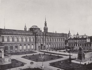 Královská obrazárna, pohled ze Zwingeru (černobílá fotografie) od Photographer German