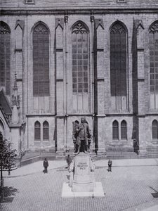 Lipsko: Thomaskirche s Bachovým pomníkem (č/b foto) od Photographer German