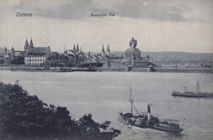 Památník císaře Wilhelma I., Deutsches Eck, Koblenz, Německo (černobílá fotografie) od Photographer German