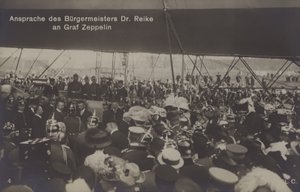 Projev starosty Dr. Reikeho k německému konstruktérovi vzducholodí Graf Ferdinand von Zeppelin (č/b foto) od Photographer German