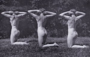 Krásné tělo, tělesná kultura pro ženy (černobílá fotografie) od Photographer German