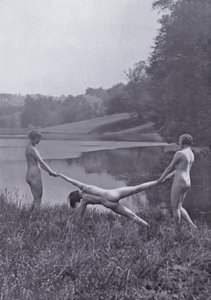 Krásné tělo, tělesná kultura pro ženy (černobílá fotografie) od Photographer German