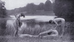 Krásné tělo, tělesná kultura pro ženy (černobílá fotografie) od Photographer German