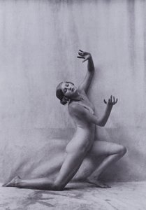 Krásné tělo, tělesná kultura pro ženy (čb fotografie) od Photographer German