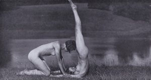 Krásné tělo, tělesná kultura pro ženy (černobílá fotografie) od Photographer German