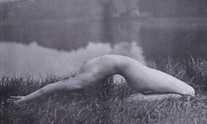 Krásné tělo, tělesná kultura pro ženy (černobílá fotografie) od Photographer German