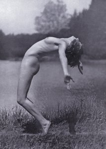 Krásné tělo, tělesná kultura pro ženy (černobílá fotografie) od Photographer German