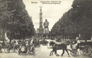 Železný Hindenburg, Berlín (černobílá fotografie) od Photographer German
