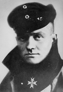 Rudý baron (černobílá fotografie)