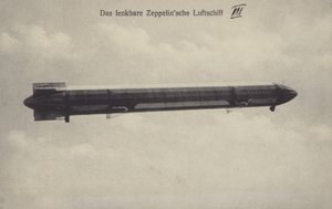 Zeppelin LZ III za letu (černobílá fotografie) od Photographer German