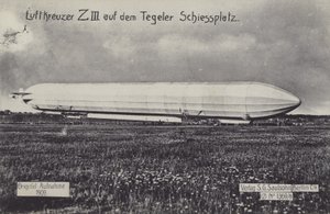 Zeppelin LZ III na střelnici Tegel, Berlín (černobílá fotografie) od Photographer German