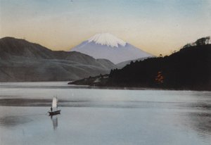 Japonsko, kolem roku 1912: hora Fuji z jezera Hakone (foto) od Photographer Japanese