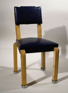 Židle od Pierra-Emile Legraina (1889-1929), z modré kůže a platanového dřeva, ve stylu Art deco. Francie, 20. století.