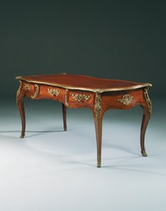 Plochý psací stůl Louis XV
