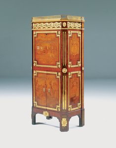 Louis XV secretaire a abattant (ormolu nasazený kingwood, amarant a intarzie)
