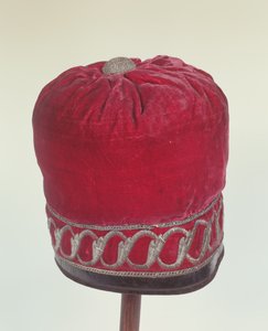Pravoslavná církevní čepice, kterou údajně nosil Napoleon (1769-1821) při přechodu řeky Berezyna v roce 1812 (samet s kůží a stříbrnou nití) od Polish School