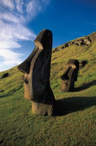 Sochy Moai, národní park Rapa Nui, Velikonoční ostrov, Chile