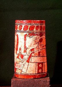 Válcová váza, Mayská, 7.-8. století (polychromovaný kámen) od Pre Columbian Pre Columbian