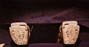 Detail jha používaného ve slavnostních míčových hrách, Vera Cruz (kámen) od Pre Columbian Pre Columbian