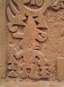 Detail reliéfů na chrámu Huaca el Dragon (kámen) od Pre Columbian Pre Columbian
