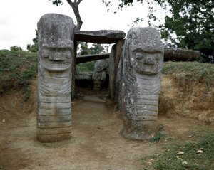 Megalitická plastika zoomorfních karyatid od Pre Columbian Pre Columbian