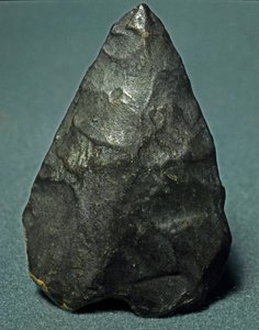 Prehistorie: pazourek amygdaloidní biface. Spodní paleolit. Verone, Občanské muzeum přírodní historie, Itálie od Prehistoric Prehistoric