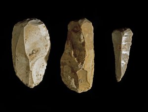 Pravěk: různé pazourkové nástroje. Doba mezolitu. Z Umbrie. Perugia, Národní archeologické muzeum Umbrie od Prehistoric Prehistoric