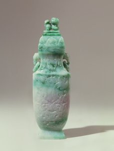 Balusterová váza a klenutý kryt, pozdní dynastie Čching (smaragd a bílý nefrit) od Qing Dynasty Chinese School