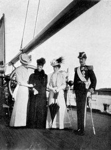 Císařovna Maria Fjodorovna, princezna Viktorie, královna Maud a norský král Haakon VII., 1908.