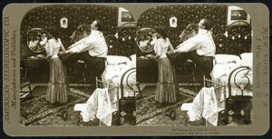 American Stereoscopic Companyn julkaisema stereoskooppinen kortti, joka kuvaa naista, joka on sidottu korsettiin od R.Y Young