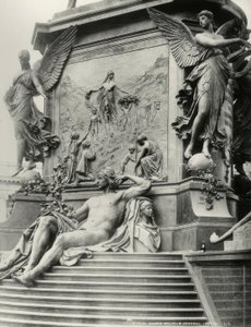 Berlín, pomník císaře Viléma I., základna od Reinhold Begas