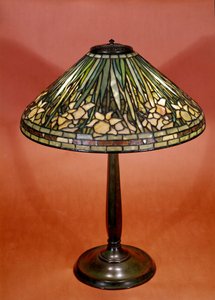 Stolní lampa z roku 1900 vyrobená René Lalique (1860-1945)