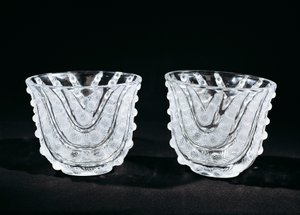 Skleněné vázy, cca 1930, Rene Lalique (1860-1945), vyrobené Rene Lalique et Cie Alsace Glassworks. Francie, 20. století. od Rene Jules Lalique