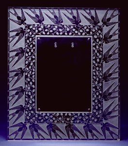 Zrcadlový rám Muguet et Hirondeues (sklo) od Rene Jules Lalique