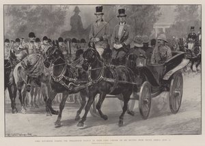Lord Kitchener prochází kolem Wellingtonovy sochy na rohu Hyde Parku při návratu z Jižní Afriky, 12. července.