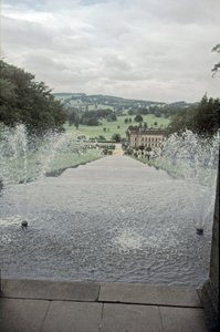 Chatsworth House z vrcholu Cascade, Derbyshire, c1980 od Richard Williams