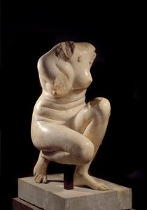 Afrodita v podřepu. Mramorová socha z 2. století našeho letopočtu. Slunce. 0,71 m Paříž, Musee du Louvre. od Roman