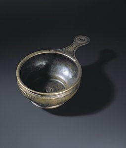 Bronzová patera zdobená na výduti, základně a rukojeti, z Whitehill, Westruther od Roman