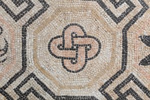 Geometrický vzor z dómu Via san Rocchino, 2. století n. l. (mozaika) od Roman