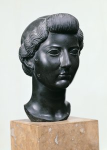 Hlava Livie (asi 55 př. nl-29 n. l.) (čedič) od Roman