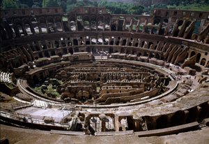 Vnitřní pohled na Colisee, postavený mezi 70 a 80 (fotografie) od Roman