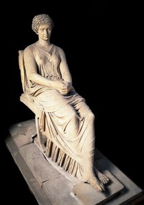 Římské umění: socha Agrippiny "" Ainee "" (Agrippina) (14 př. nl-33), manželky Germanika. Mramorová socha. 1. století našeho letopočtu. Neapol, Národní archeologické muzeum od Roman