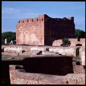 Římské umění: pohled na ruiny hlavního města, archeologické naleziště Ostia od Roman