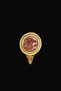 Římský prstenový kámen v moderním prostředí (karneol zasazený do zlata) od Roman