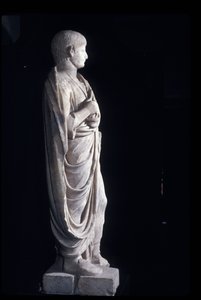 Togate socha mladého Nera, cca 50 AD (mramor) od Roman