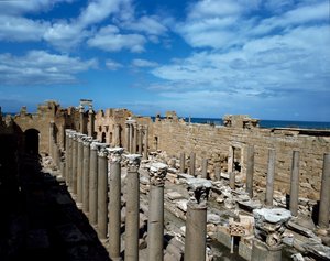 Pohled na baziliku, postavenou jako soudní dvůr, 3. století od Roman