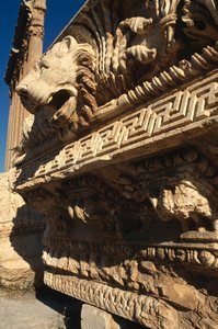 Jupiterův chrám, entablatura, vrcholné císařské období (27 př. n. l. – 395 n. l.) od Roman Imperial Period