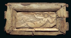 Zarámovaná deska s ženskou postavou, z Egypta, konec 3. až začátek 4. století našeho letopočtu (kost) od Roman Period Egyptian