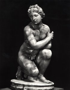 Crouching Venuše, kopie řeckého originálu ze 3. století př. n. l. (mramor) (černobílá fotografie) od Roman Roman